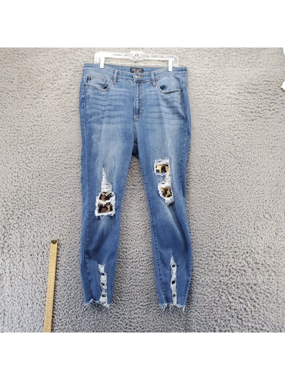 Judy Blue Jeans Womens 13/31 Blue Skinny Distressed Leopard Patch Stretch *Read*